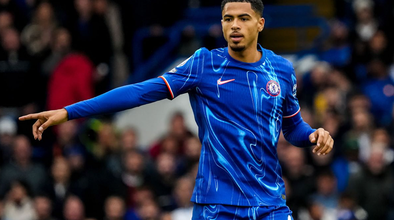 levi-colwill-thu-linh-am-tham-tiep-lua-cho-chelsea-giua-gian-kho